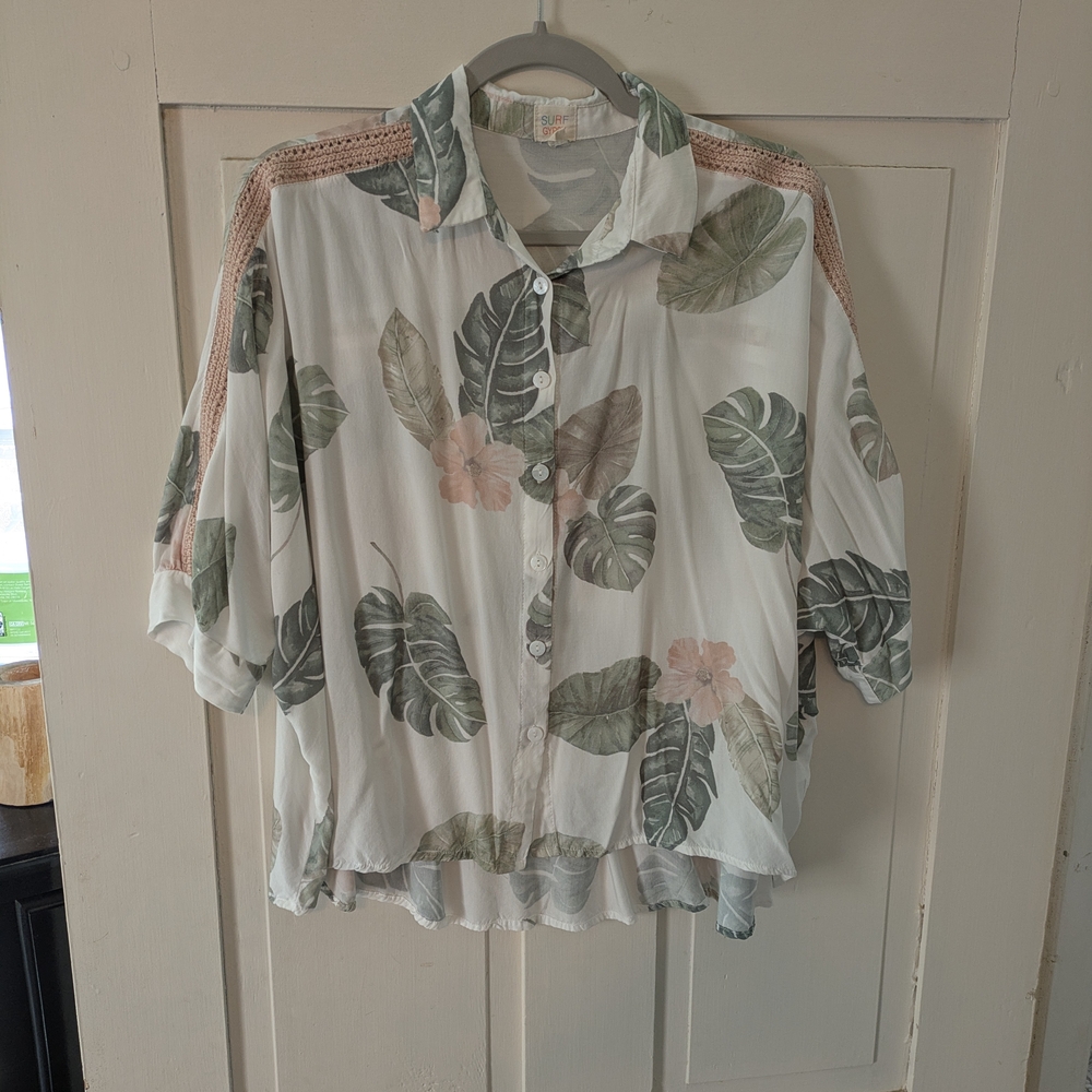 Surf Gypsy White Floral Button-Front Blouse with Green Leaves and Pink Accents